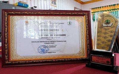 MTsN 11 Cirebon Raih Penghargaan Sekolah Adiwiyata Tingkat Kabupaten