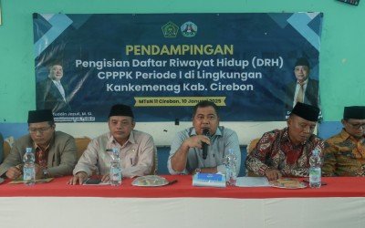 Pengisian DRH, Kepala Kankemenag Kab. Cirebon Dampingi CPPPK di MTsN 11 Cirebon