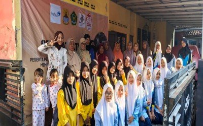 Sambut Hari Anak Nasional, Siswi MTsN 11 Cirebon Hadiri Undangan Pelatihan Keterampilan Merajut