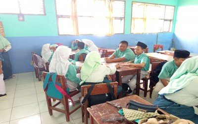 Tingkatkan Kinerja Organisasi, OSIM MTs Negeri 11 Cirebon Lakukan Evaluasi